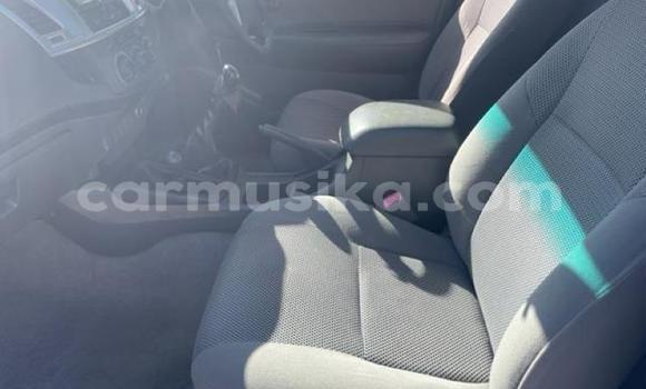 Acheter Occasion Voiture Toyota Hilux Blanc à Beitbridge, Matabeleland South Acheter Occasion Voiture Toyota Hilux Blanc à Beitbridge, Matabeleland South