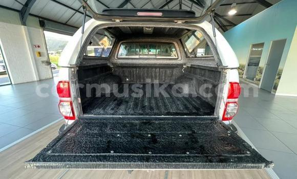 Acheter Occasion Voiture Toyota Hilux Blanc à Beitbridge, Matabeleland South Acheter Occasion Voiture Toyota Hilux Blanc à Beitbridge, Matabeleland South