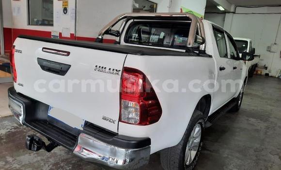 Tenga Tsaru Toyota Hilux Chena Mota in Beitbridge in Matabeleland South Tenga Tsaru Toyota Hilux Chena Mota in Beitbridge in Matabeleland South