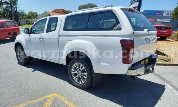 Acheter Occasion Voiture Isuzu KB Blanc à Beitbridge, Matabeleland South Acheter Occasion Voiture Isuzu KB Blanc à Beitbridge, Matabeleland South