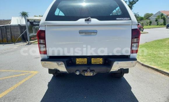 Acheter Occasion Voiture Isuzu KB Blanc à Beitbridge, Matabeleland South Acheter Occasion Voiture Isuzu KB Blanc à Beitbridge, Matabeleland South