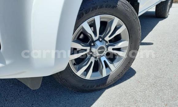 Acheter Occasion Voiture Isuzu KB Blanc à Beitbridge, Matabeleland South Acheter Occasion Voiture Isuzu KB Blanc à Beitbridge, Matabeleland South