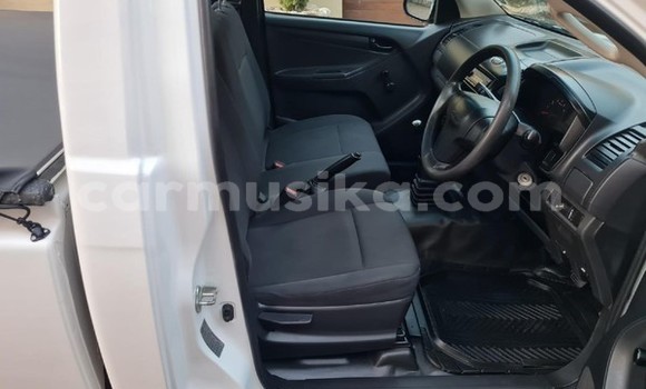 Tenga Tsaru Isuzu KB Chena Mota in Beitbridge in Matabeleland South Tenga Tsaru Isuzu KB Chena Mota in Beitbridge in Matabeleland South