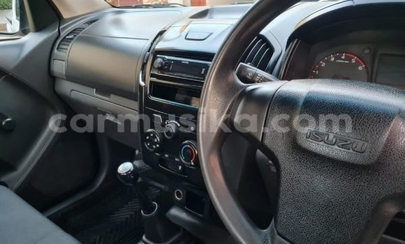 Tenga Tsaru Isuzu KB Chena Mota in Beitbridge in Matabeleland South Tenga Tsaru Isuzu KB Chena Mota in Beitbridge in Matabeleland South