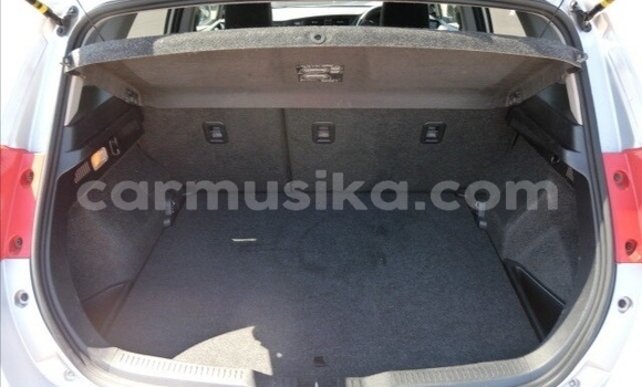 Tenga Tsaru Toyota Auris Sirivha Mota in Beitbridge in Matabeleland South Tenga Tsaru Toyota Auris Sirivha Mota in Beitbridge in Matabeleland South