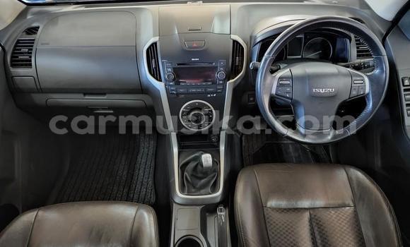 Acheter Occasion Voiture Isuzu KB Rouge à Beitbridge, Matabeleland South Acheter Occasion Voiture Isuzu KB Rouge à Beitbridge, Matabeleland South