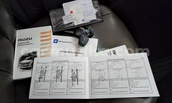 Acheter Occasion Voiture Isuzu KB Rouge à Beitbridge, Matabeleland South Acheter Occasion Voiture Isuzu KB Rouge à Beitbridge, Matabeleland South