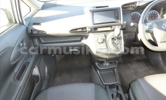 Tenga Tsaru Toyota Wish Sirivha Mota in Beitbridge in Matabeleland South Tenga Tsaru Toyota Wish Sirivha Mota in Beitbridge in Matabeleland South