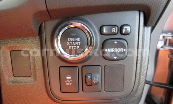 Tenga Tsaru Toyota Wish Sirivha Mota in Beitbridge in Matabeleland South Tenga Tsaru Toyota Wish Sirivha Mota in Beitbridge in Matabeleland South