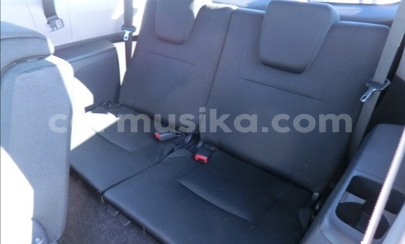 Tenga Tsaru Toyota Wish Sirivha Mota in Beitbridge in Matabeleland South Tenga Tsaru Toyota Wish Sirivha Mota in Beitbridge in Matabeleland South