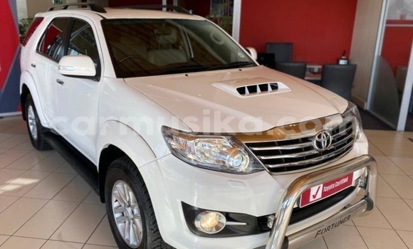Buy Used Toyota Fortuner White Car in Beitbridge in Matabeleland South Buy Used Toyota Fortuner White Car in Beitbridge in Matabeleland South