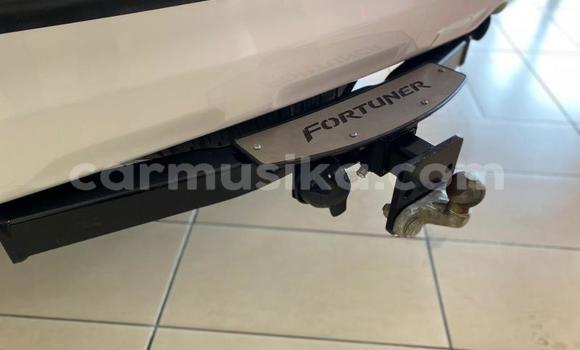 Acheter Occasion Voiture Toyota Fortuner Blanc à Beitbridge, Matabeleland South Acheter Occasion Voiture Toyota Fortuner Blanc à Beitbridge, Matabeleland South