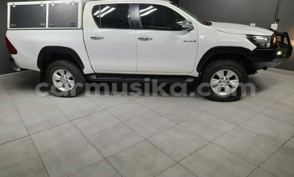 Nunua Ilio tumika Toyota Hilux Nyeupe Gari ndani ya Beitbridge nchini Matabeleland Kusini