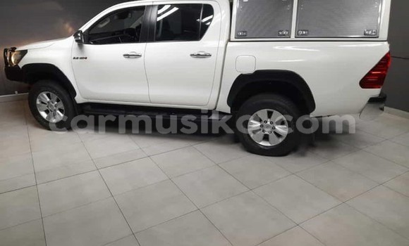 Acheter Occasion Voiture Toyota Hilux Blanc à Beitbridge, Matabeleland South Acheter Occasion Voiture Toyota Hilux Blanc à Beitbridge, Matabeleland South