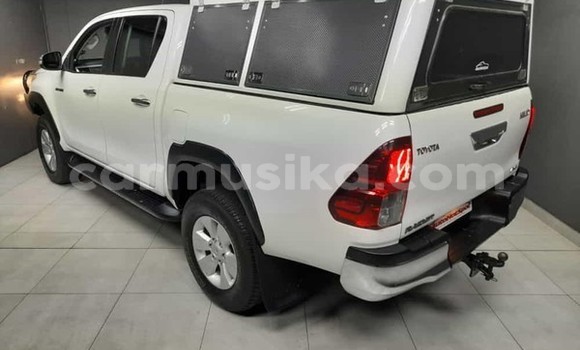Acheter Occasion Voiture Toyota Hilux Blanc à Beitbridge, Matabeleland South Acheter Occasion Voiture Toyota Hilux Blanc à Beitbridge, Matabeleland South