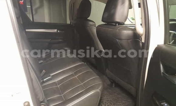 Acheter Occasion Voiture Toyota Hilux Blanc à Beitbridge, Matabeleland South Acheter Occasion Voiture Toyota Hilux Blanc à Beitbridge, Matabeleland South