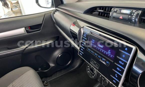 Acheter Occasion Voiture Toyota Hilux Blanc à Beitbridge, Matabeleland South Acheter Occasion Voiture Toyota Hilux Blanc à Beitbridge, Matabeleland South