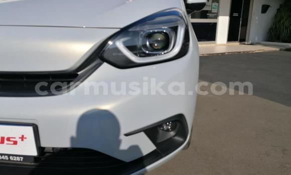 Acheter Occasion Voiture Honda Fit Blanc à Beitbridge, Matabeleland South Acheter Occasion Voiture Honda Fit Blanc à Beitbridge, Matabeleland South