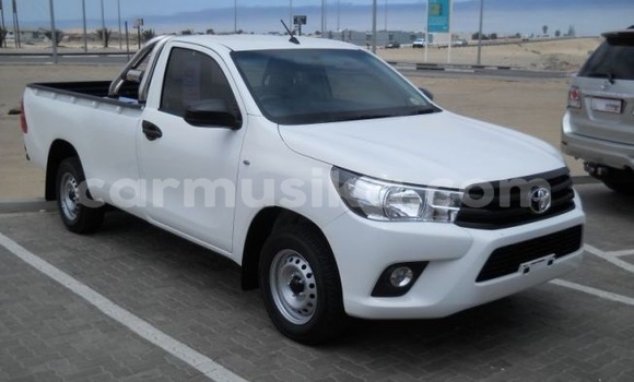 Tenga Tsaru Toyota Hilux Chena Mota in Beitbridge in Matabeleland South Tenga Tsaru Toyota Hilux Chena Mota in Beitbridge in Matabeleland South
