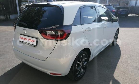 Acheter Occasion Voiture Honda Fit Blanc à Beitbridge, Matabeleland South Acheter Occasion Voiture Honda Fit Blanc à Beitbridge, Matabeleland South
