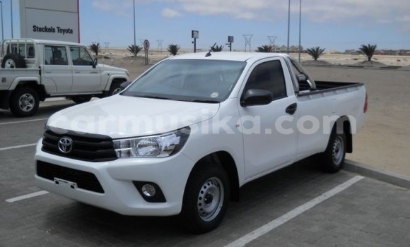Tenga Tsaru Toyota Hilux Chena Mota in Beitbridge in Matabeleland South Tenga Tsaru Toyota Hilux Chena Mota in Beitbridge in Matabeleland South