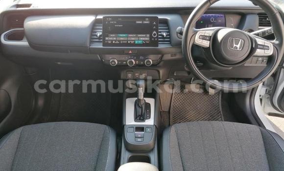 Acheter Occasion Voiture Honda Fit Blanc à Beitbridge, Matabeleland South Acheter Occasion Voiture Honda Fit Blanc à Beitbridge, Matabeleland South