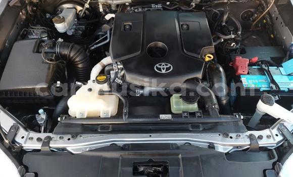 Acheter Occasion Voiture Toyota Hilux Gris à Beitbridge, Matabeleland South Acheter Occasion Voiture Toyota Hilux Gris à Beitbridge, Matabeleland South