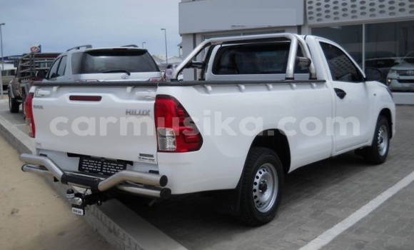 Tenga Tsaru Toyota Hilux Chena Mota in Beitbridge in Matabeleland South Tenga Tsaru Toyota Hilux Chena Mota in Beitbridge in Matabeleland South