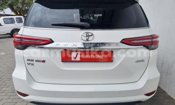 Tenga Tsaru Toyota Fortuner Chena Mota in Beitbridge in Matabeleland South Tenga Tsaru Toyota Fortuner Chena Mota in Beitbridge in Matabeleland South