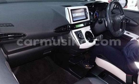 Acheter Occasion Voiture Toyota Wish Blanc à Beitbridge, Matabeleland South Acheter Occasion Voiture Toyota Wish Blanc à Beitbridge, Matabeleland South