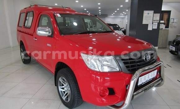Tenga Tsaru Toyota Hilux Tsvuku Mota in Beitbridge in Matabeleland South Tenga Tsaru Toyota Hilux Tsvuku Mota in Beitbridge in Matabeleland South