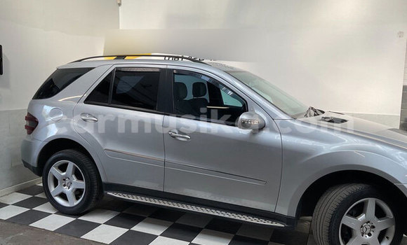 Buy Used Mercedes‒Benz ML–Class Silver Car in Beitbridge in Matabeleland South
