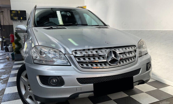 Acheter Occasion Voiture Mercedes‒Benz ML–Class Gris à Beitbridge, Matabeleland South Acheter Occasion Voiture Mercedes‒Benz ML–Class Gris à Beitbridge, Matabeleland South