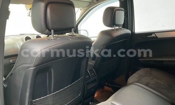 Acheter Occasion Voiture Mercedes‒Benz ML–Class Gris à Beitbridge, Matabeleland South Acheter Occasion Voiture Mercedes‒Benz ML–Class Gris à Beitbridge, Matabeleland South