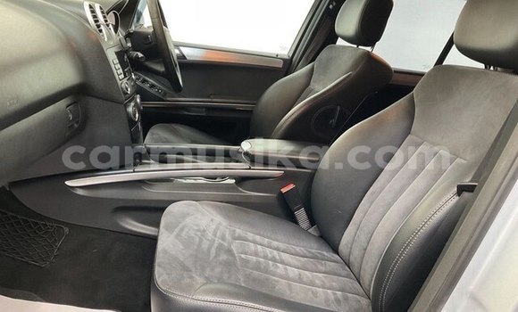 Acheter Occasion Voiture Mercedes‒Benz ML–Class Gris à Beitbridge, Matabeleland South Acheter Occasion Voiture Mercedes‒Benz ML–Class Gris à Beitbridge, Matabeleland South