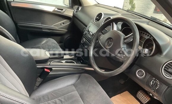 Acheter Occasion Voiture Mercedes‒Benz ML–Class Gris à Beitbridge, Matabeleland South Acheter Occasion Voiture Mercedes‒Benz ML–Class Gris à Beitbridge, Matabeleland South