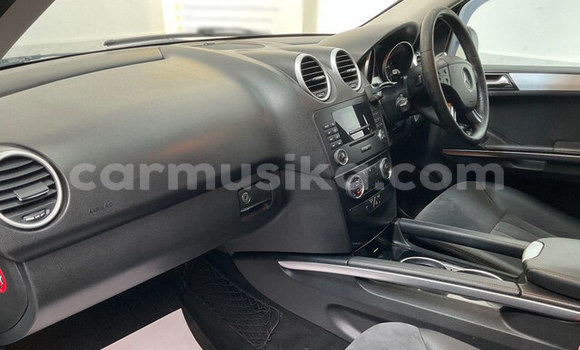 Acheter Occasion Voiture Mercedes‒Benz ML–Class Gris à Beitbridge, Matabeleland South Acheter Occasion Voiture Mercedes‒Benz ML–Class Gris à Beitbridge, Matabeleland South