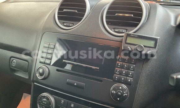 Acheter Occasion Voiture Mercedes‒Benz ML–Class Gris à Beitbridge, Matabeleland South Acheter Occasion Voiture Mercedes‒Benz ML–Class Gris à Beitbridge, Matabeleland South