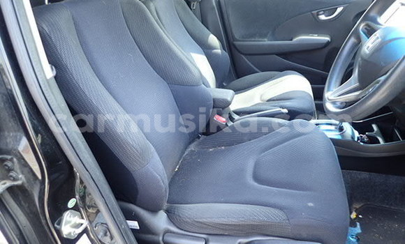 Nunua Ilio tumika Honda Fit Beige Gari ndani ya Beitbridge nchini Matabeleland Kusini Nunua Ilio tumika Honda Fit Beige Gari ndani ya Beitbridge nchini Matabeleland Kusini