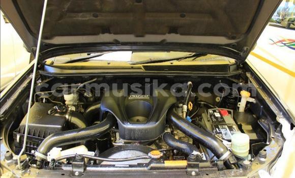 Tenga Tsaru Isuzu D–MAX Bhurawuni Mota in Beitbridge in Matabeleland South Tenga Tsaru Isuzu D–MAX Bhurawuni Mota in Beitbridge in Matabeleland South