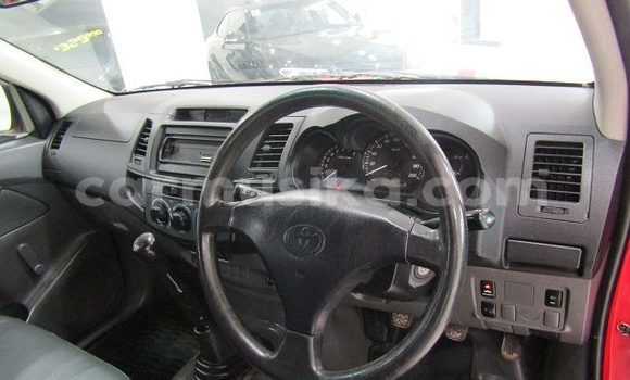 Tenga Tsaru Toyota Hilux Tsvuku Mota in Beitbridge in Matabeleland South Tenga Tsaru Toyota Hilux Tsvuku Mota in Beitbridge in Matabeleland South