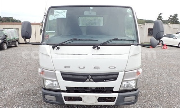 Acheter Occasion Utilitaire Mitsubishi Canter Blanc à Beitbridge, Matabeleland South Acheter Occasion Utilitaire Mitsubishi Canter Blanc à Beitbridge, Matabeleland South