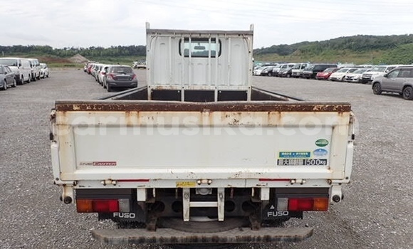 Acheter Occasion Utilitaire Mitsubishi Canter Blanc à Beitbridge, Matabeleland South Acheter Occasion Utilitaire Mitsubishi Canter Blanc à Beitbridge, Matabeleland South
