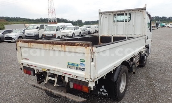 Acheter Occasion Utilitaire Mitsubishi Canter Blanc à Beitbridge, Matabeleland South Acheter Occasion Utilitaire Mitsubishi Canter Blanc à Beitbridge, Matabeleland South