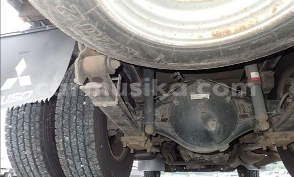 Acheter Occasion Utilitaire Mitsubishi Canter Blanc à Beitbridge, Matabeleland South Acheter Occasion Utilitaire Mitsubishi Canter Blanc à Beitbridge, Matabeleland South