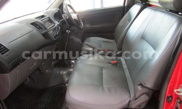 Tenga Tsaru Toyota Hilux Tsvuku Mota in Beitbridge in Matabeleland South Tenga Tsaru Toyota Hilux Tsvuku Mota in Beitbridge in Matabeleland South