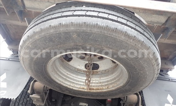 Acheter Occasion Utilitaire Mitsubishi Canter Blanc à Beitbridge, Matabeleland South Acheter Occasion Utilitaire Mitsubishi Canter Blanc à Beitbridge, Matabeleland South