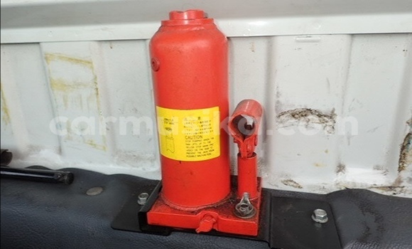 Acheter Occasion Utilitaire Mitsubishi Canter Blanc à Beitbridge, Matabeleland South Acheter Occasion Utilitaire Mitsubishi Canter Blanc à Beitbridge, Matabeleland South