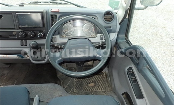 Acheter Occasion Utilitaire Mitsubishi Canter Blanc à Beitbridge, Matabeleland South Acheter Occasion Utilitaire Mitsubishi Canter Blanc à Beitbridge, Matabeleland South