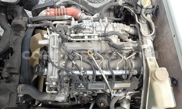 Acheter Occasion Utilitaire Mitsubishi Canter Blanc à Beitbridge, Matabeleland South Acheter Occasion Utilitaire Mitsubishi Canter Blanc à Beitbridge, Matabeleland South